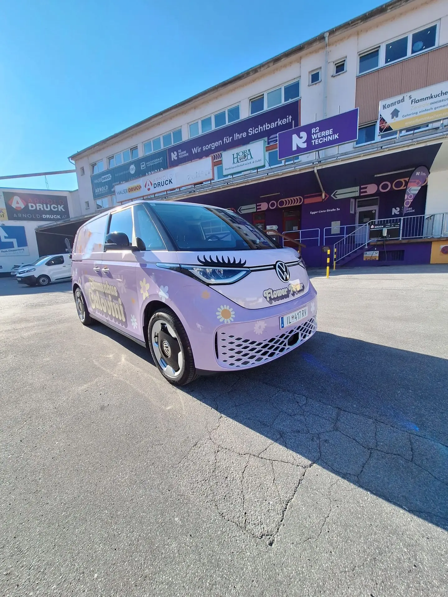 Autofolierung des Calovini-Blumenbusses – Projektansicht