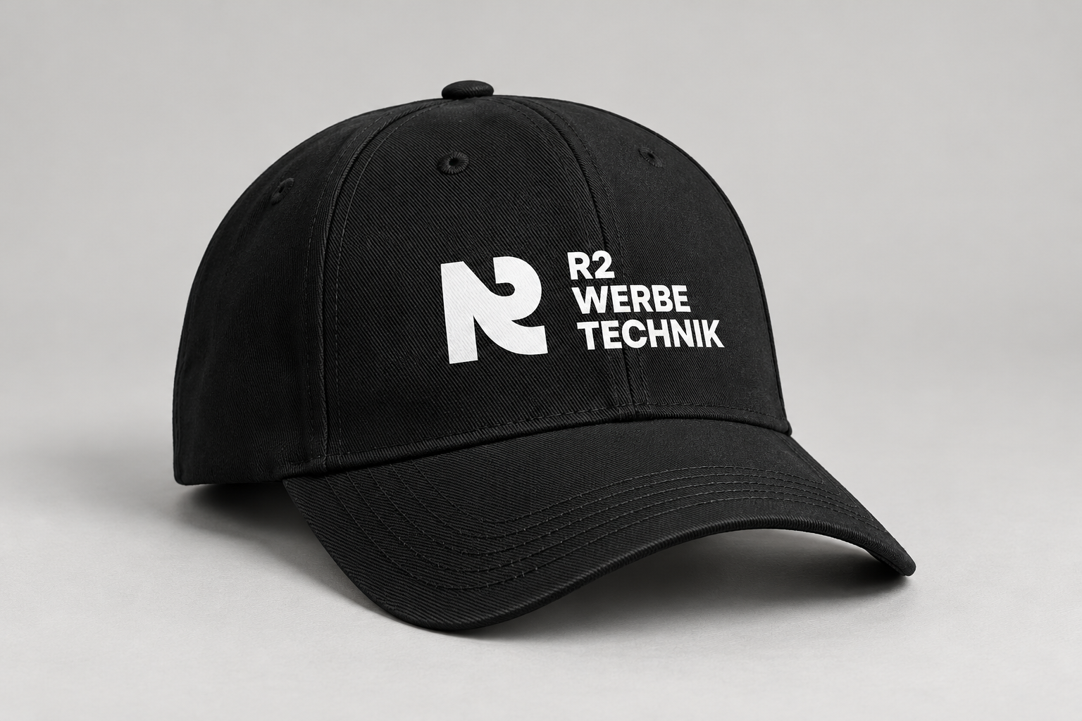 Cap mit R2-Logo – Gestaltungsbeispiel